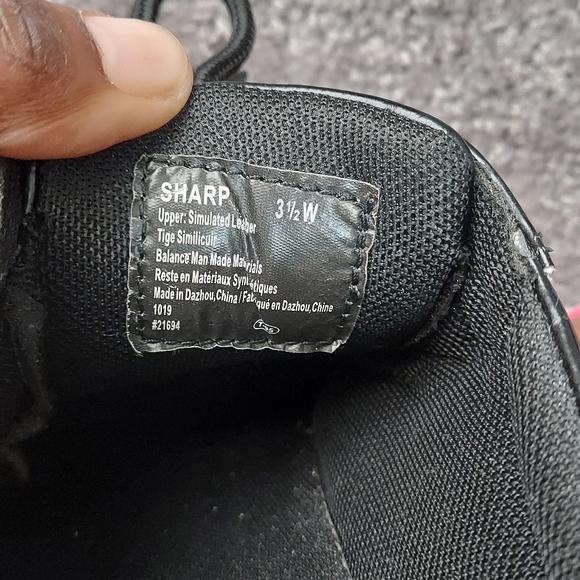 Shoes - Picture 4 of 6